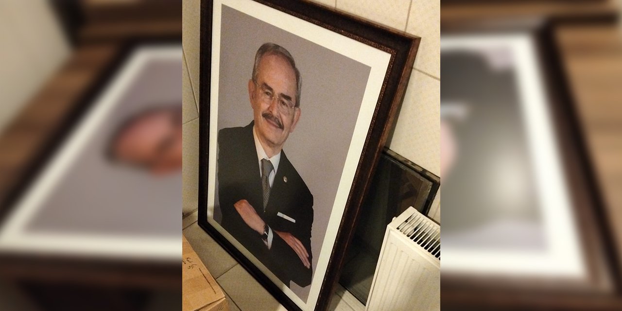 Yılmaz Büyükerşen'in portreleri depolara kaldırıldı