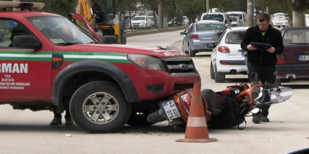 Pikap ile motosiklet birbirine girdi: 1 yaralı