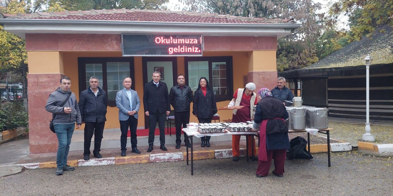 Eskişehir'de öğrencilere ücretsiz çorba ikramı