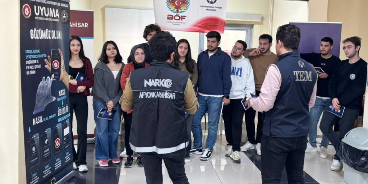 Üniversite öğrencilerine polislerden bilgilendirme