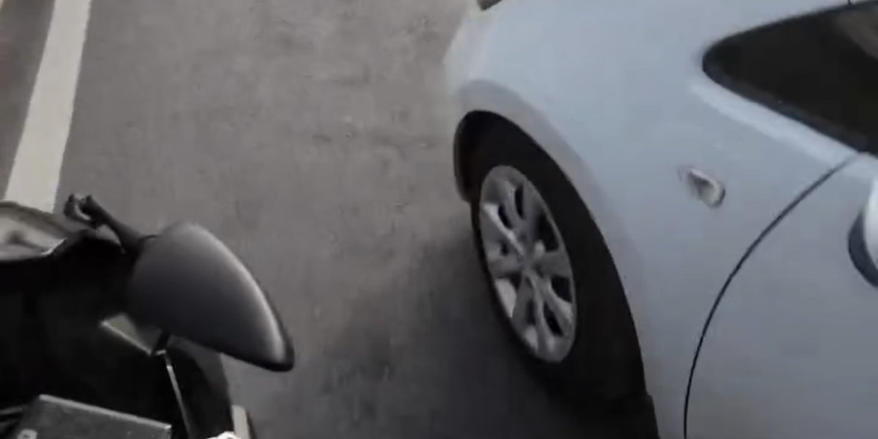 Kırmızı ışıkta geçen otomobil sürücüsü tehlike saçtı