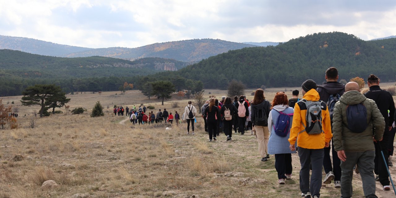 Frig Vadisi'nde Cumhuriyet Doğa Yürüyüşü gerçekleşti