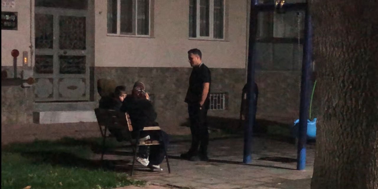Depremde panik olan Eskişehirliler kendilerini sokağa attı