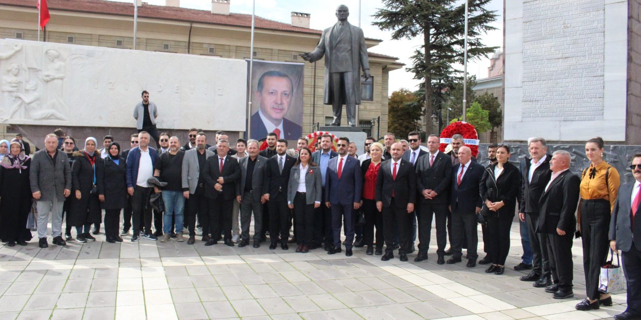 AK Parti Cumhuriyet’in 102’nci yaşını kutladı