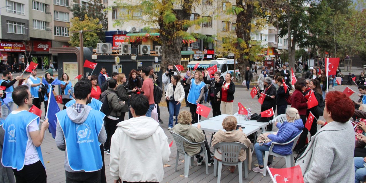 ÇYDD Cumhuriyet Bayramını kutladı