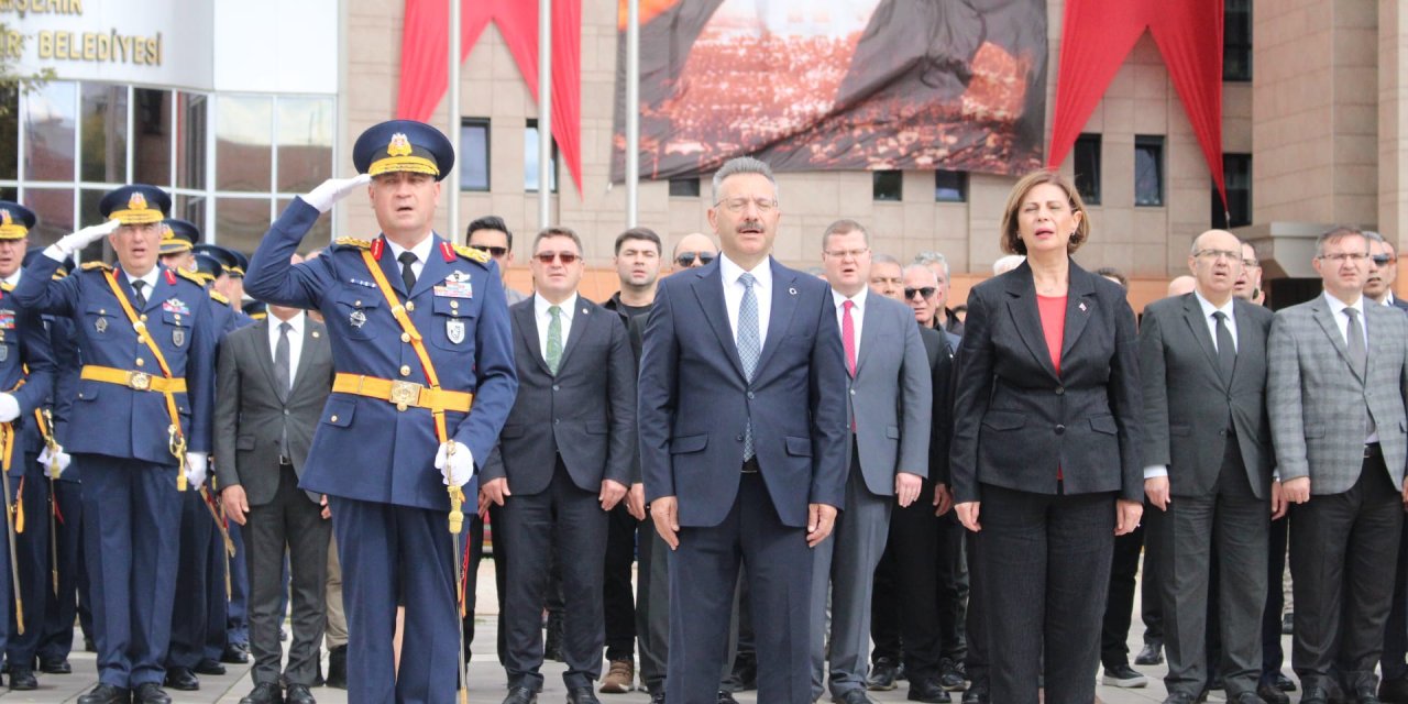 29 Ekim coşkusu Vilayet Meydanı’nda başladı