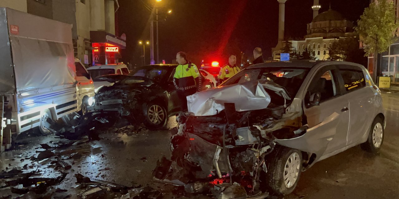 Eskişehir’de zincirleme kaza: 3 araca çarpıp kaçtı