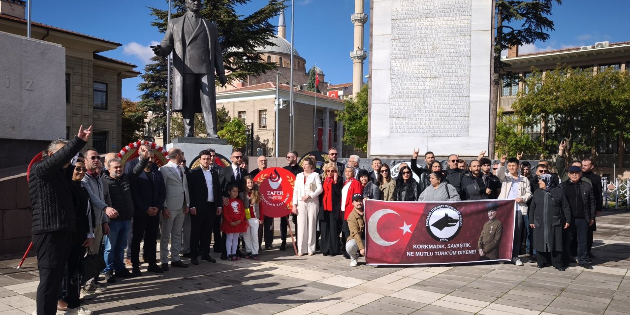 “Cumhuriyetimize sahip çıkmak zorundayız”