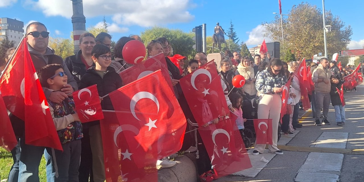 Cumhuriyet coşkusu Eskişehir’i sardı