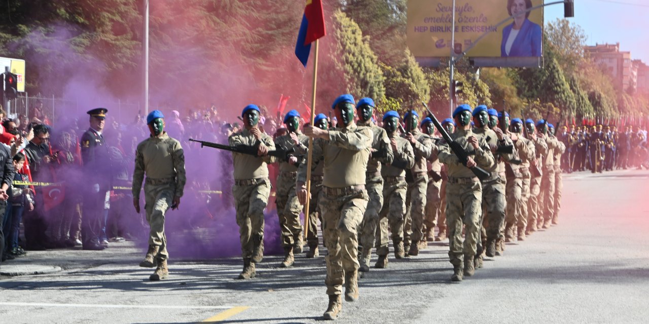 Eskişehir'de Cumhuriyet Bayramı'nda jandarmadan görsel şölen