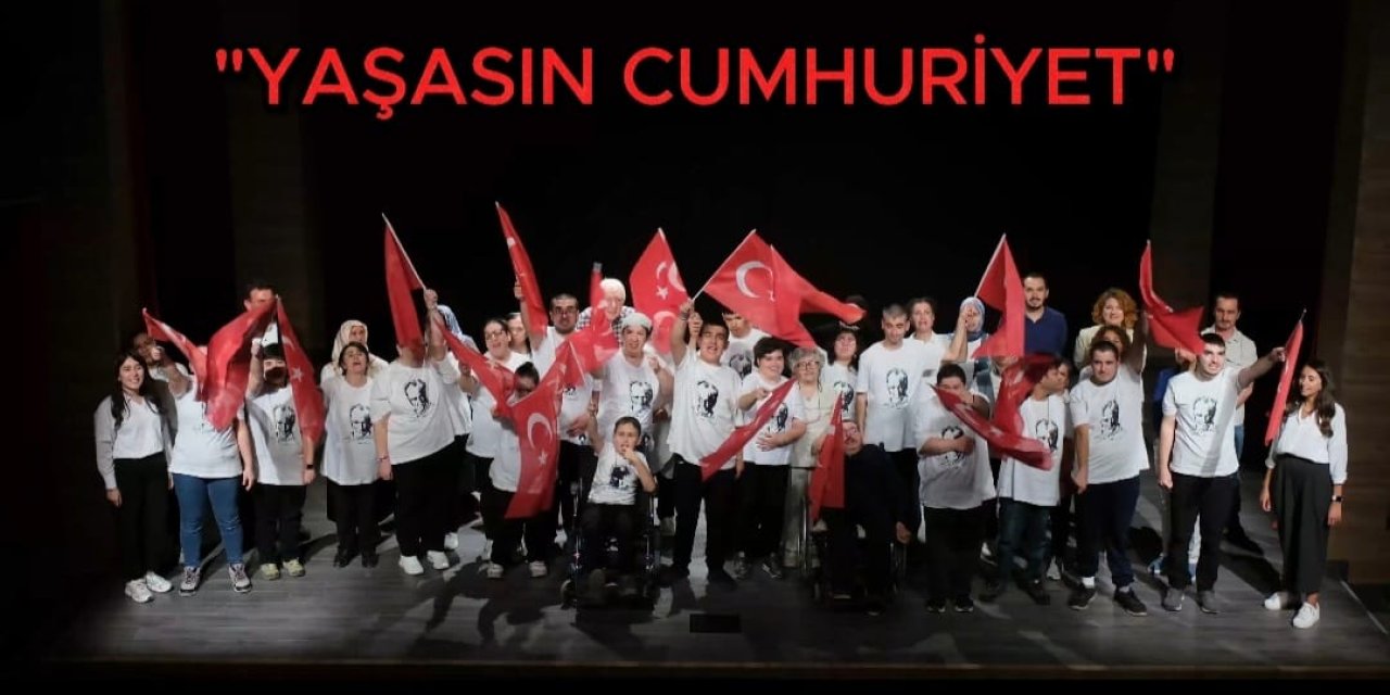 “Cumhuriyet” filmi Eskişehir'de izleyiciyle buluştu