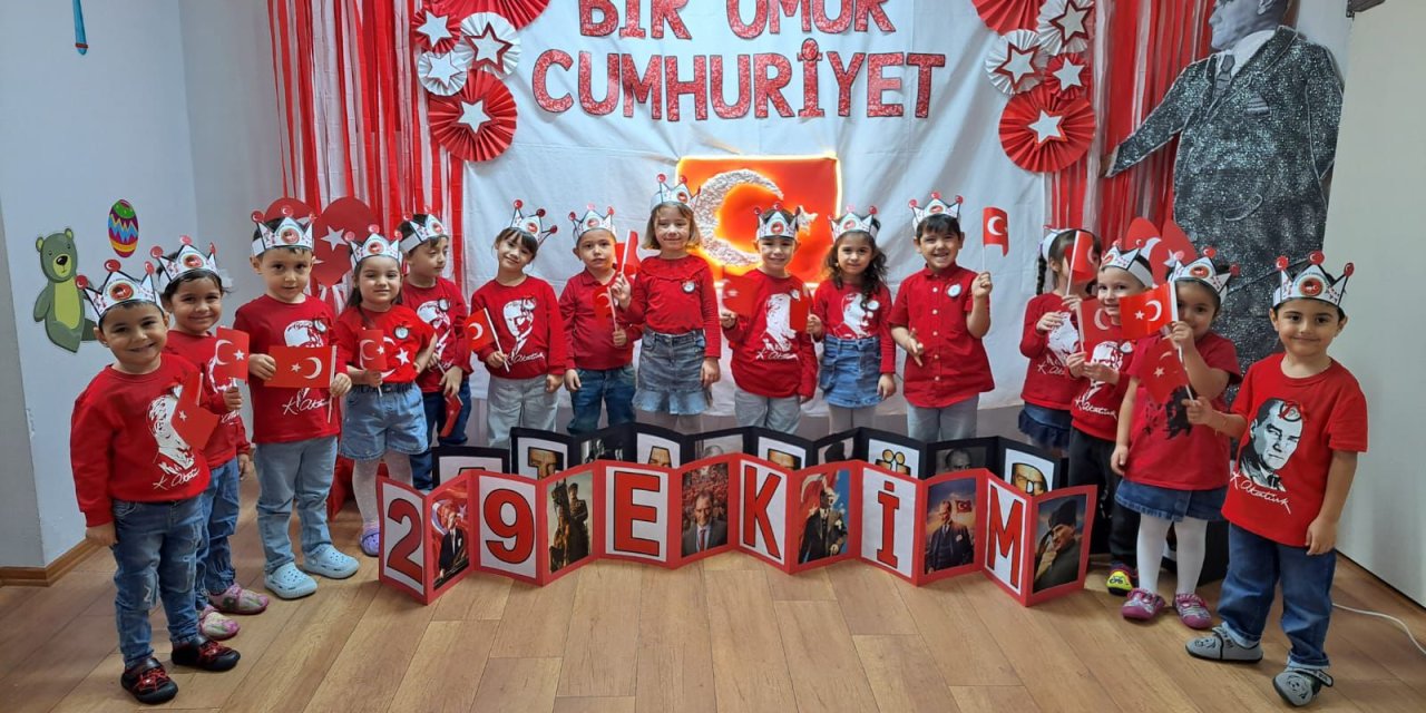 Eskişehir'de minikler Cumhuriyet Bayramı'nı kutlandı