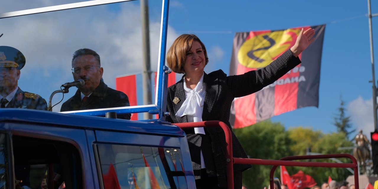 Başkan Ünlüce vatandaşlarla bayramlaştı