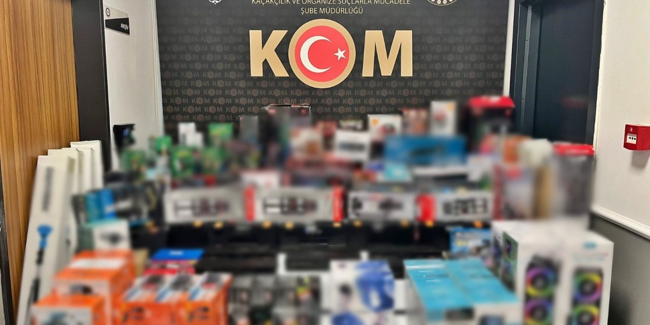 Baskında 200 kaçak elektronik ürün ele geçirildi