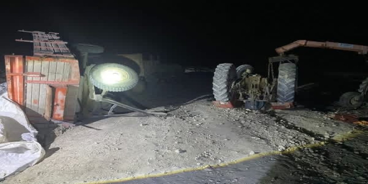 Devrilen traktörün altında kalarak yaşamını yitirdi