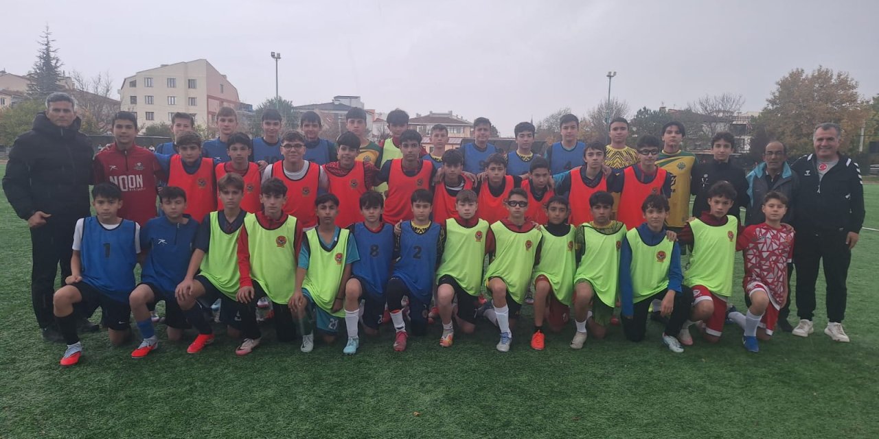 U14 Milli Takım seçmeleri yağmur altında yapıldı