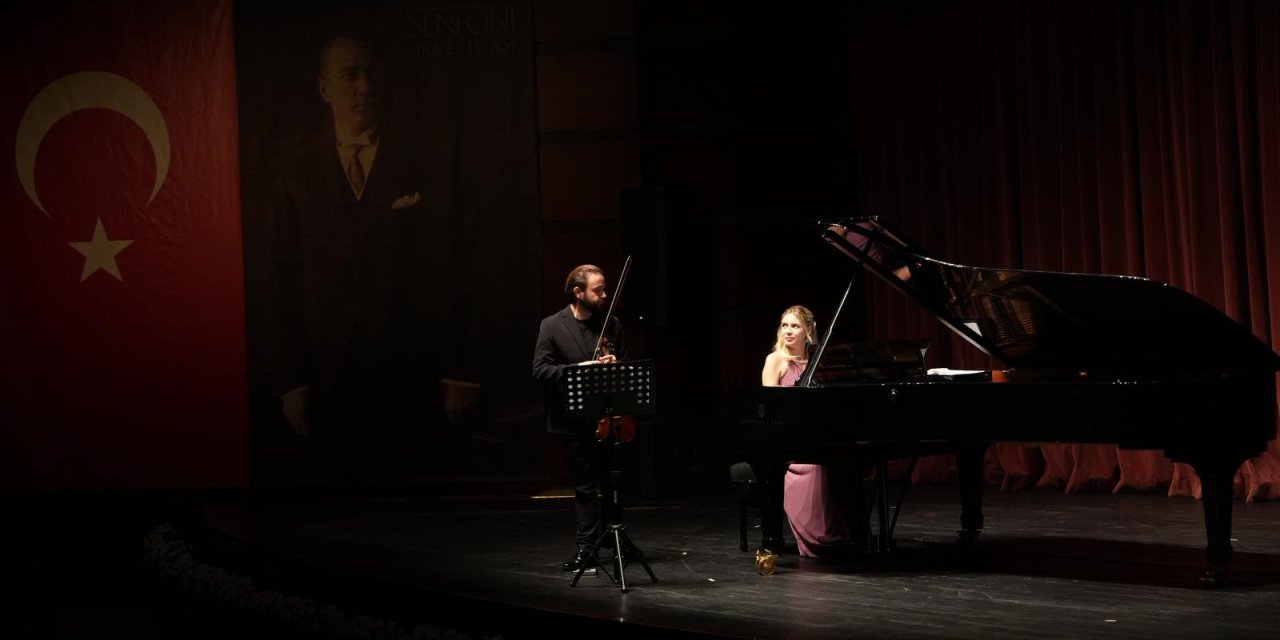 “Film Gibi Bir Gece” konseri sanatseverlerle buluştu