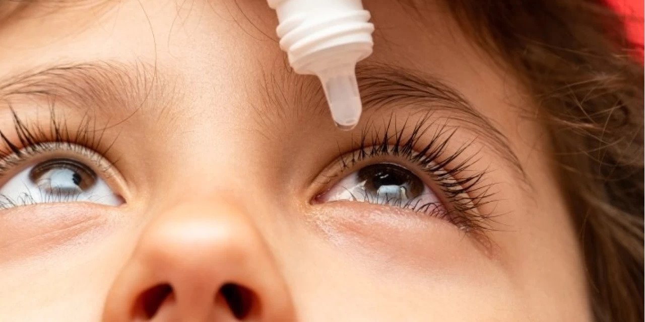 Çocuklara göz damlasını damlatmak için öneriler