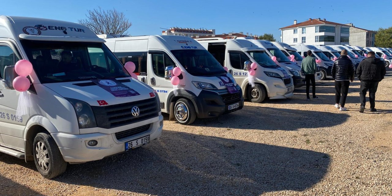 Eskişehir’de servislerden meme kanseri farkındalığına destek