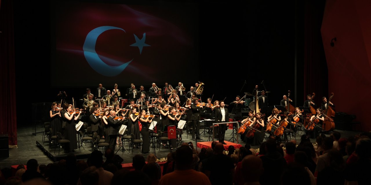 Senfoni Orkestrası'ndan Cumhuriyet Bayramı konseri
