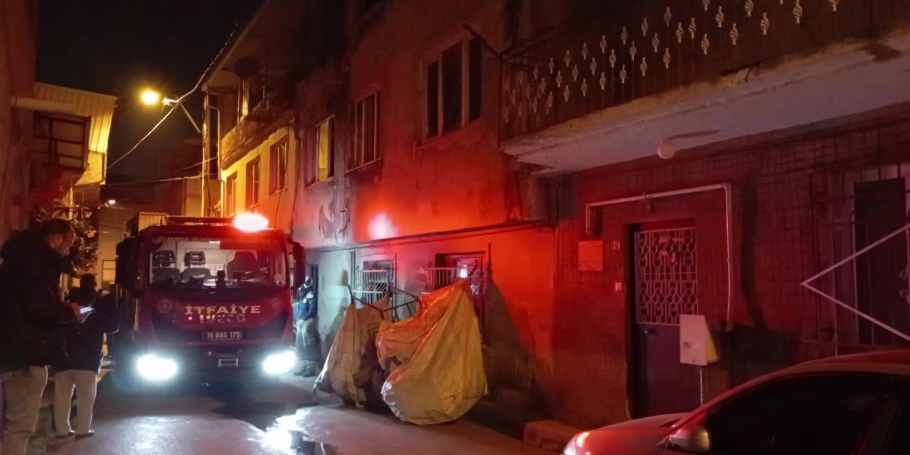 Alkollü şahıs evini ateşe verdi!