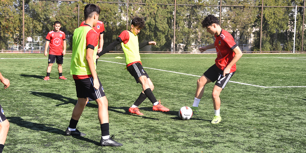 U18’ler sahaya indi