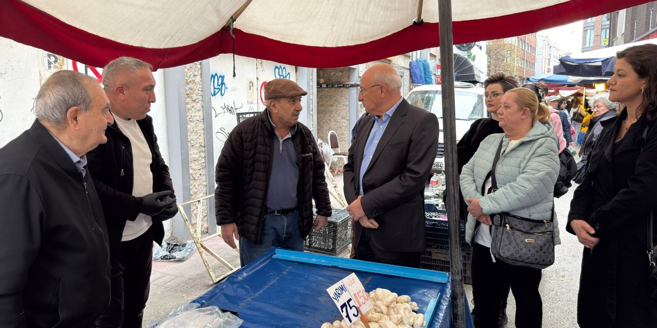 CHP’li Çakırözer pazarda vatandaşları dinledi