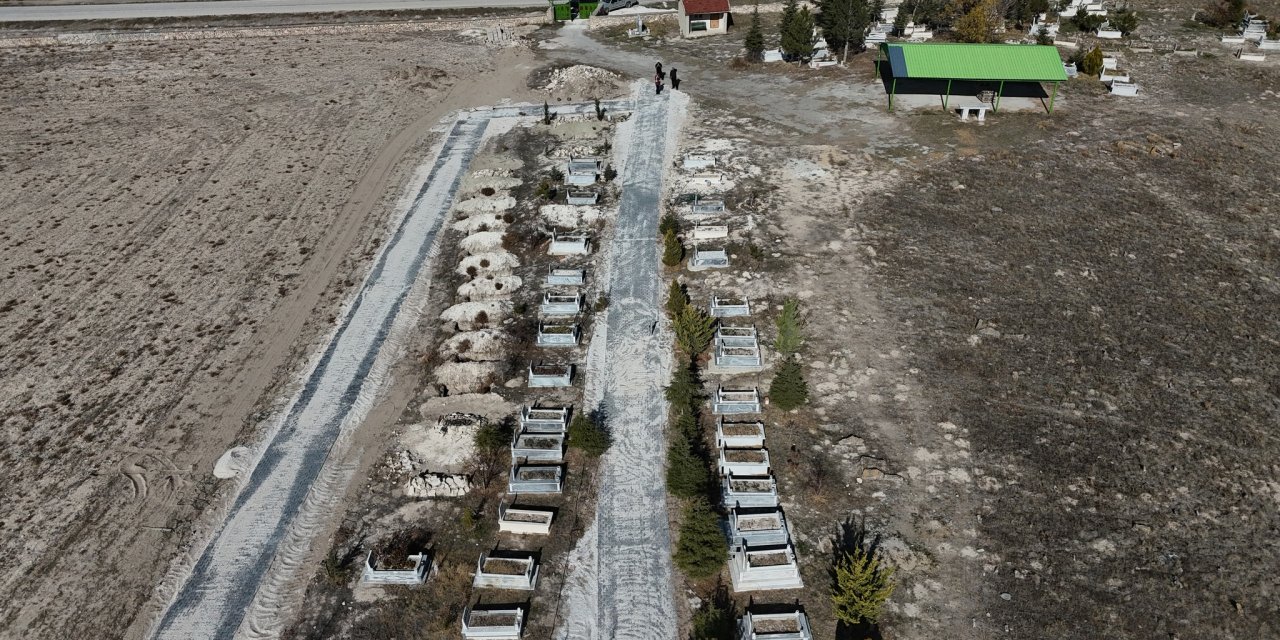 Sivrihisar'da mezarlıkta bakım çalışması tamamlandı