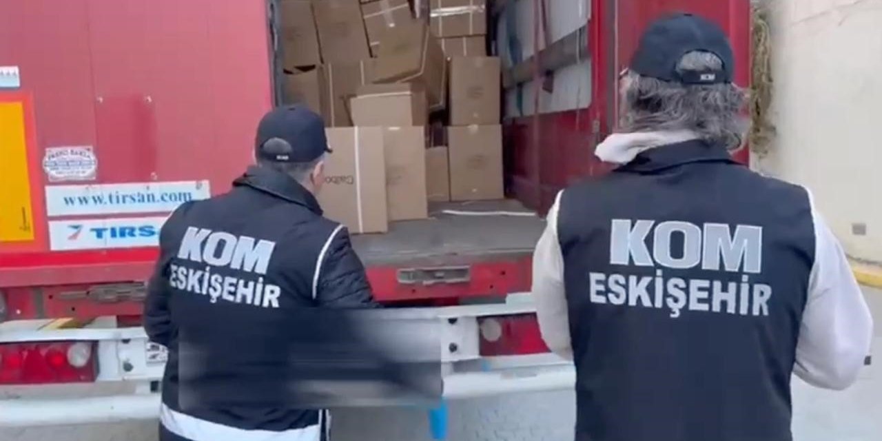 Eskişehir'de milyonlarca liralık sahte makaron ve tütün ele geçirildi