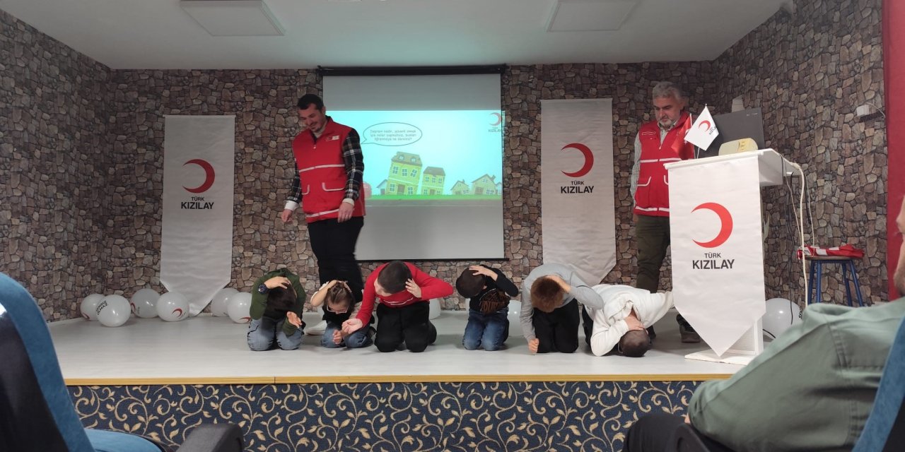 Eskişehir'de afet bilinçlendirme semineri düzenledi