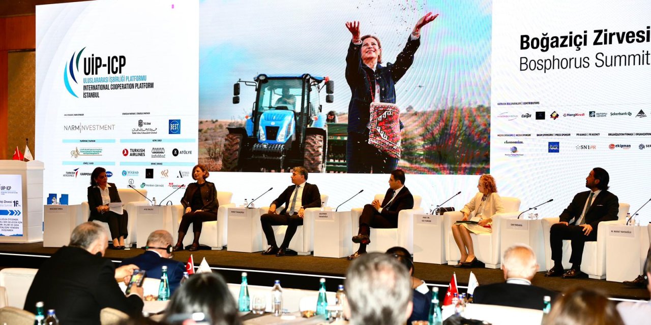 Başkan Ünlüce Boğaziçi Zirvesi’nde Eskişehir’i anlattı