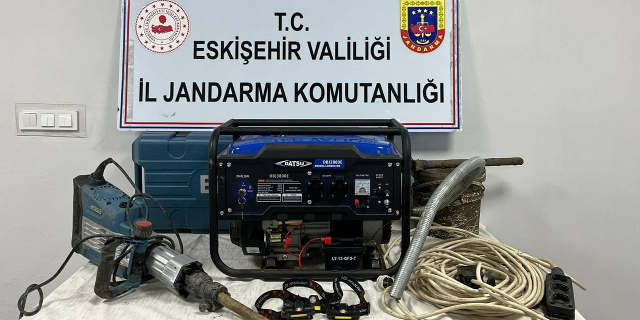 Eskişehir'de kaçak kazı yapanlara baskın!