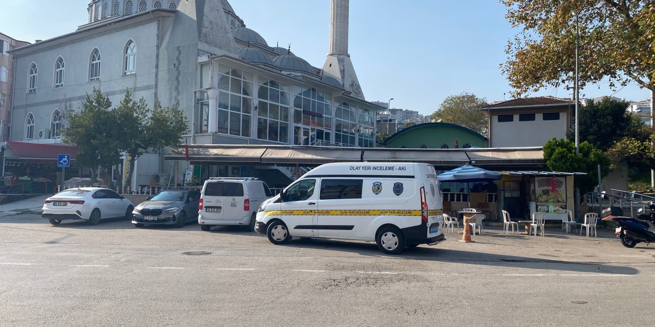 Cami tuvaletinde ceset bulundu