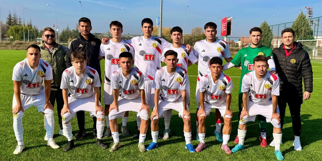 Es-Es U18’leri Işık’ı gördü