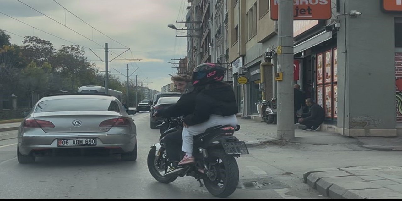 Eskişehir’de plakasız motosiklet ile çevreye rahatsızlık verdi