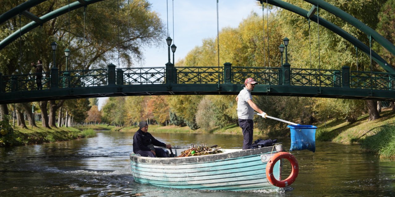 Porsuk Çayı’nda temizlik çalışmaları sürüyor