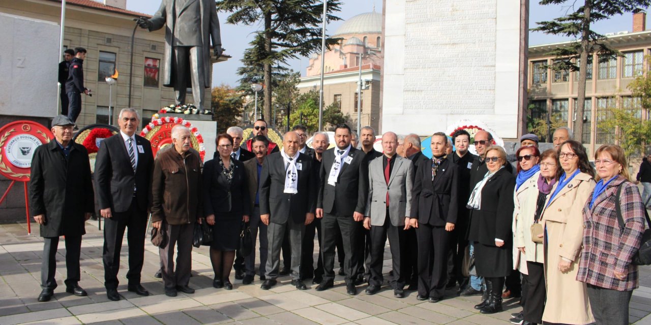 İYİ Parti Atatürk’ü tören ile andı
