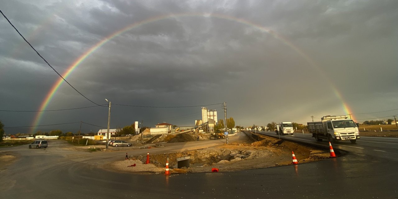 Eskişehir'de gökkuşağı görsel şölen oluşturdu