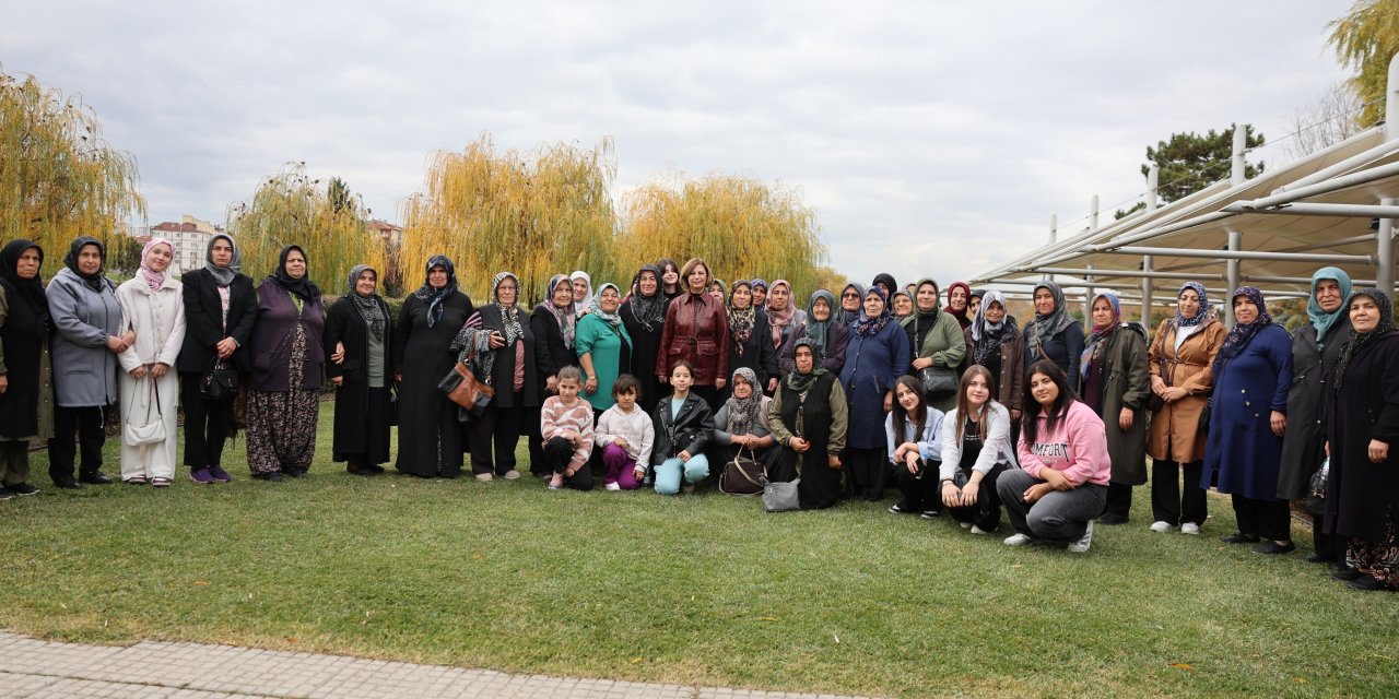 Günyüzülü kadınlar Eskişehir'i gezdi