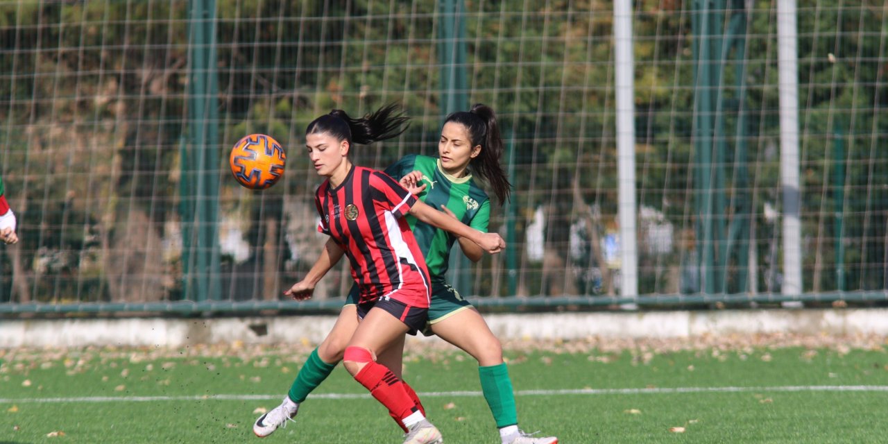 Dişi Şimşekler taraftarıyla buluşuyor