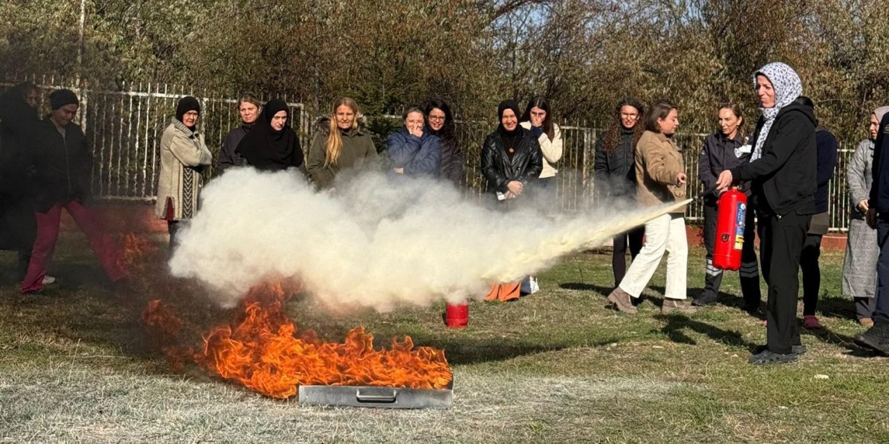 Eskişehir'de öğrenci yurdu personeline uygulamalı eğitim