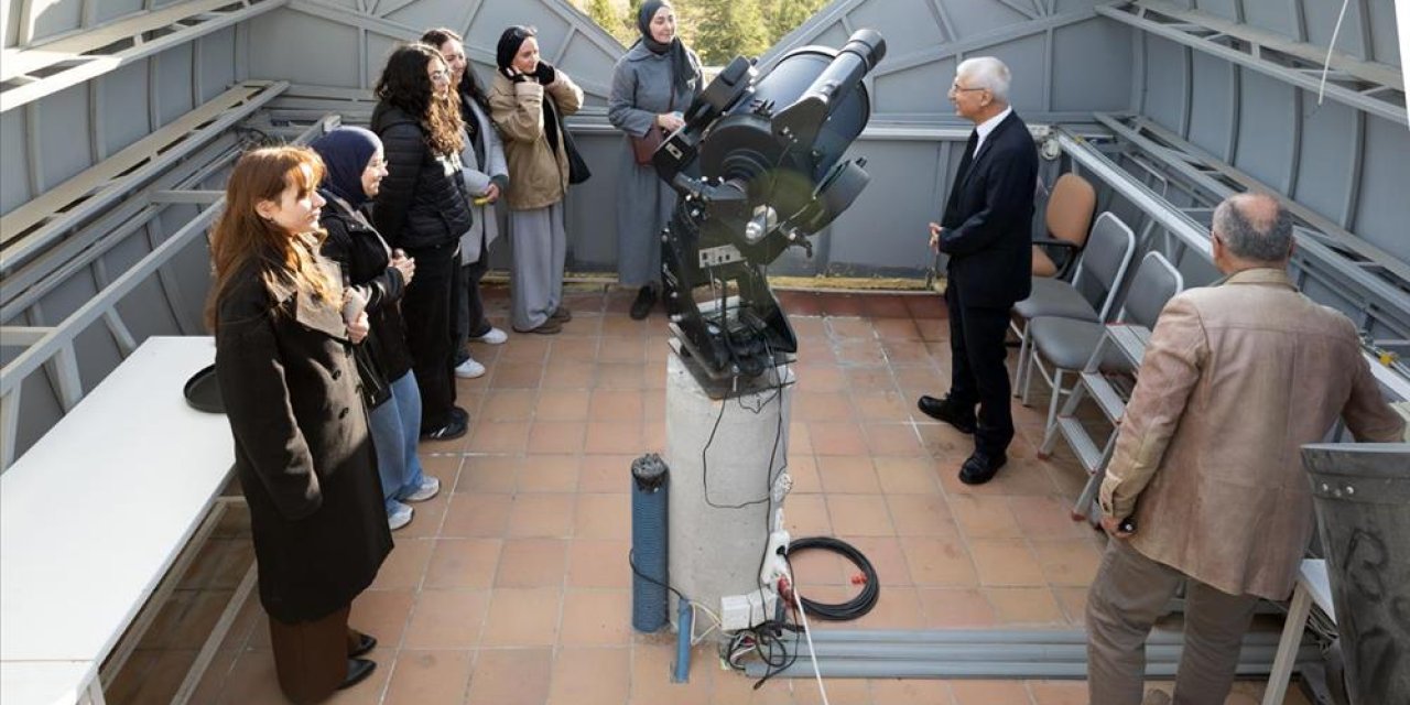 Öğrenciler gökyüzünü gözlemledi