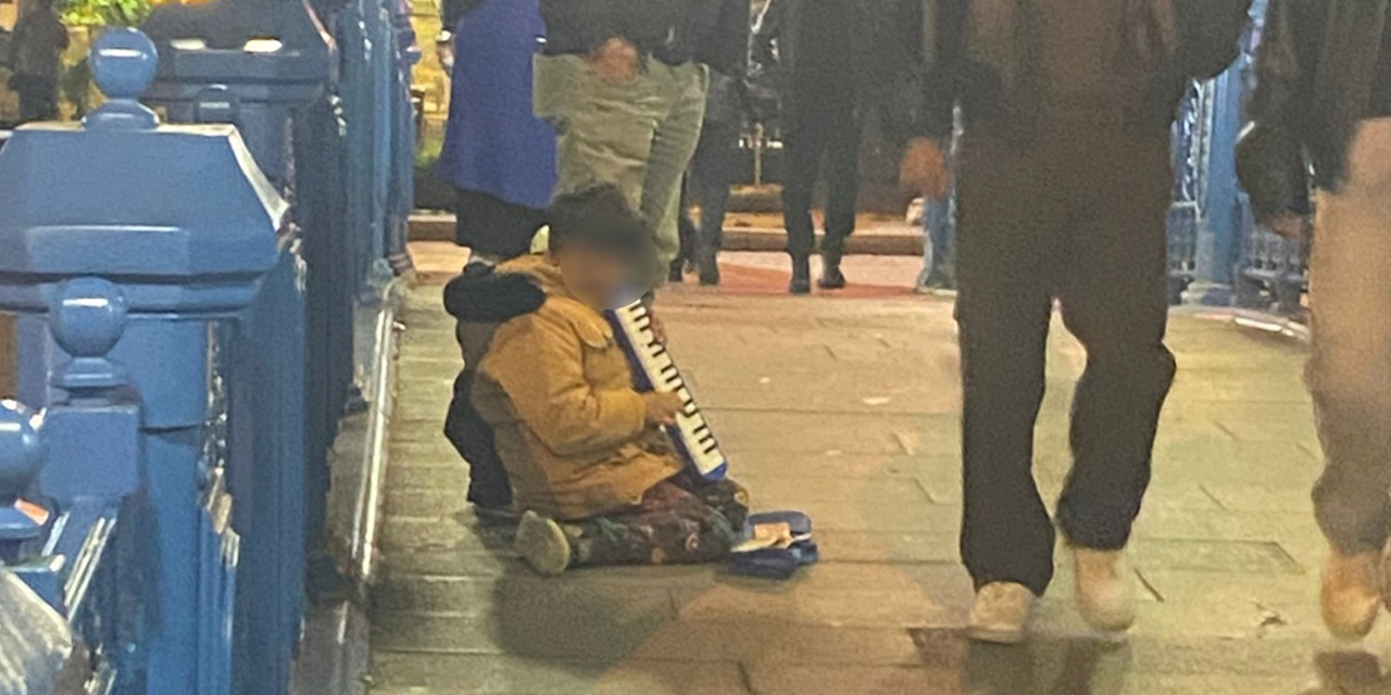 Çocuk yaşta sokakta mücadele veriyor