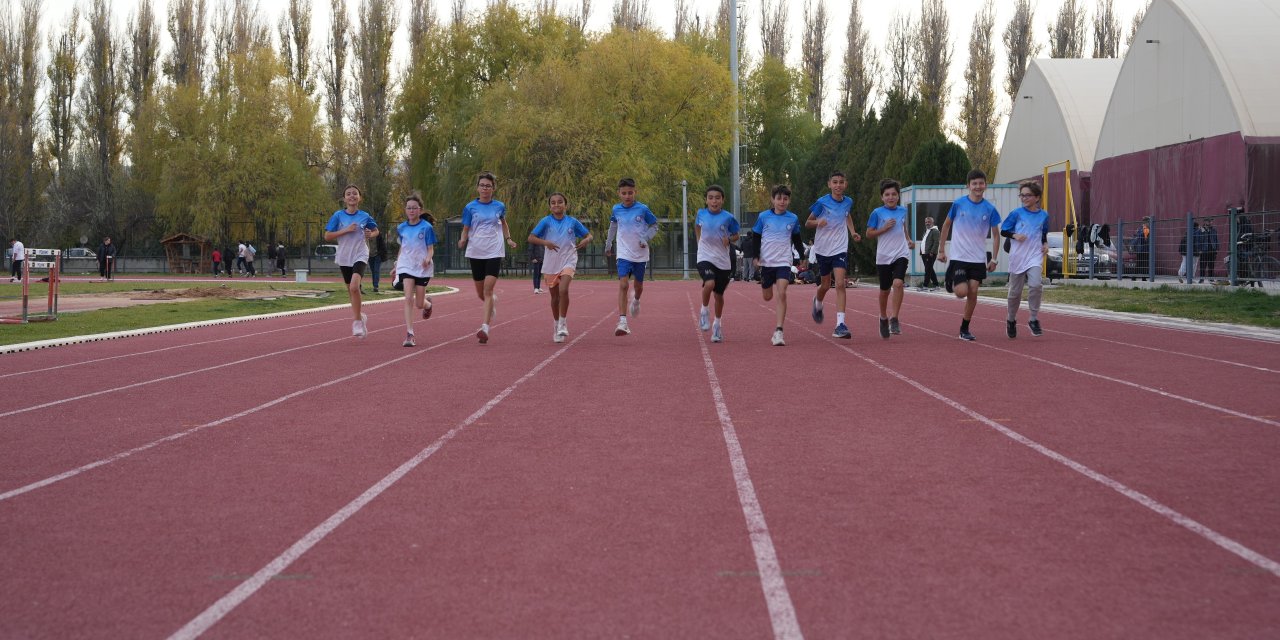 Büyükşehir atletizm takımı sezona hazır
