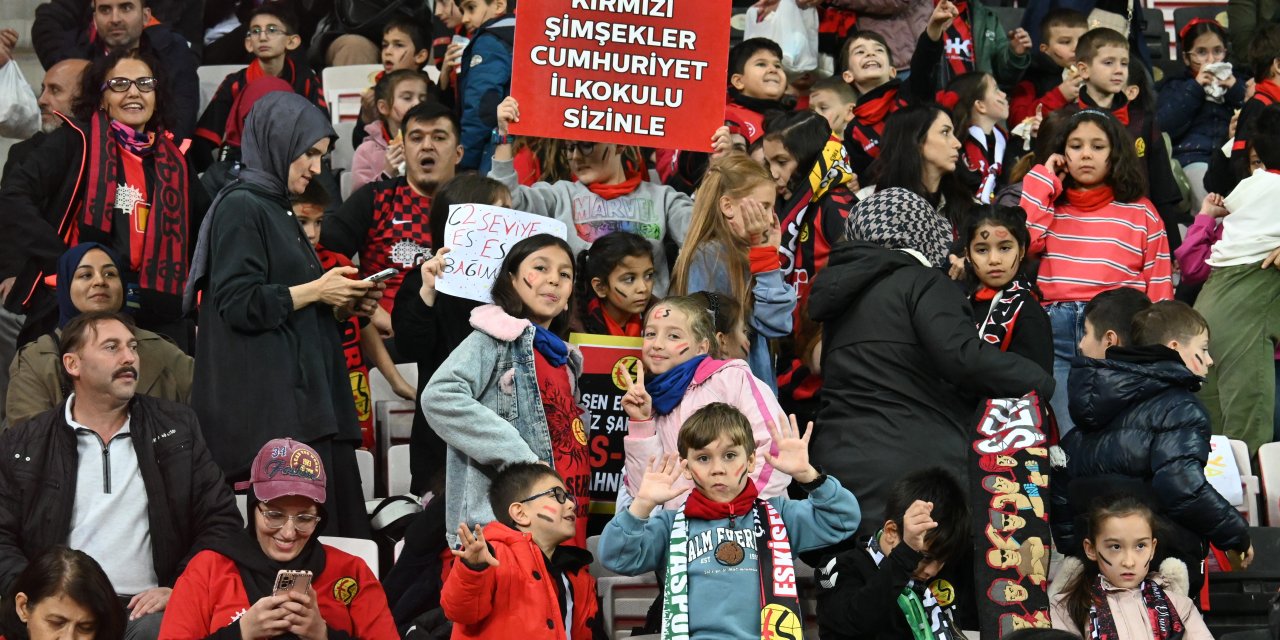 Minikler Eskişehirspor'a destek çıkıyor!