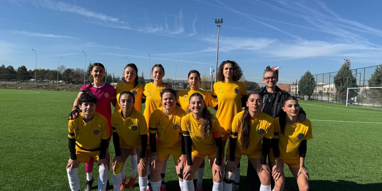 “Bu arma altında gururla mücadelemizi veriyoruz”