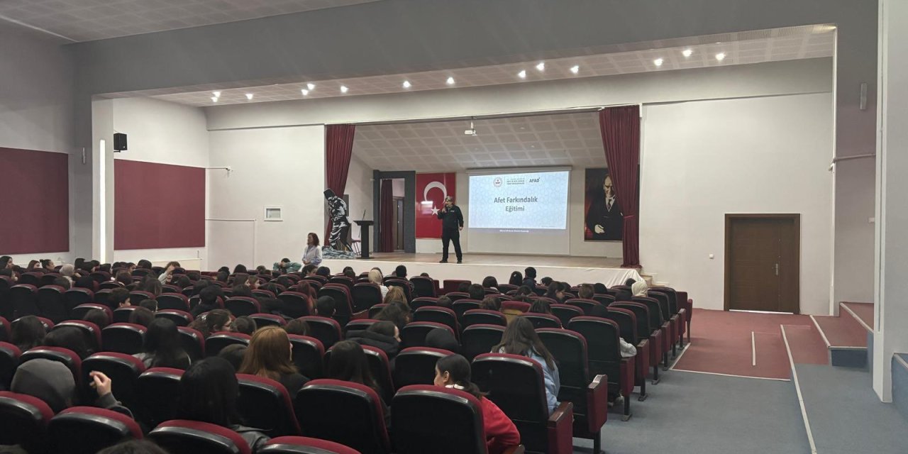 Lise öğrencilerine yangın eğitimi