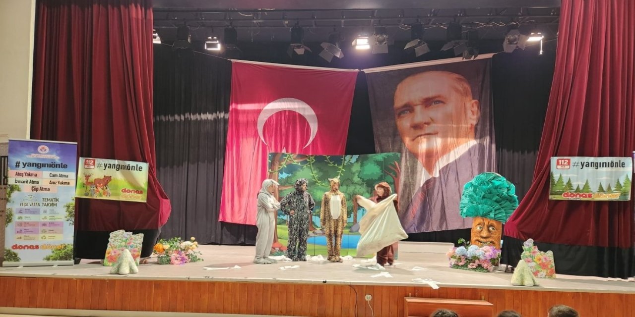 Oyunu izleyen her çocuğa bir fidan hediye edilecek