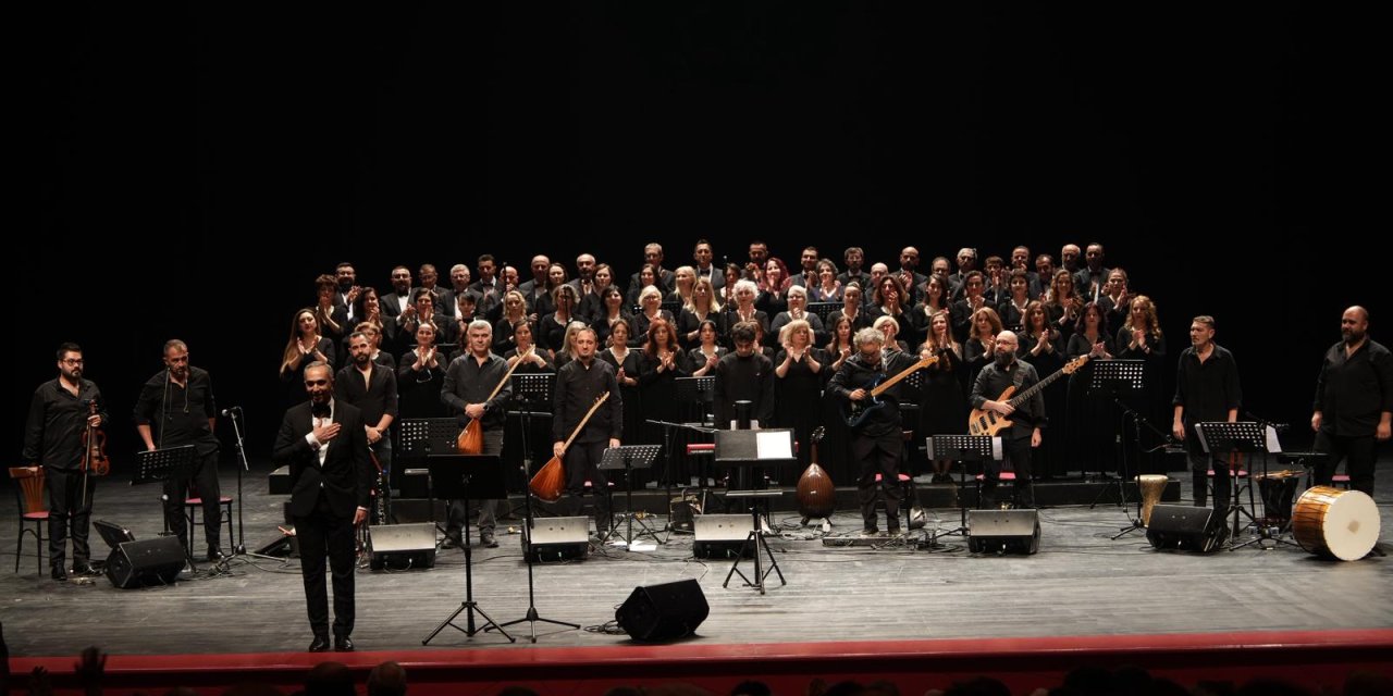 Eskişehir'de sanatseverler türkü dolu bir gece yaşadı