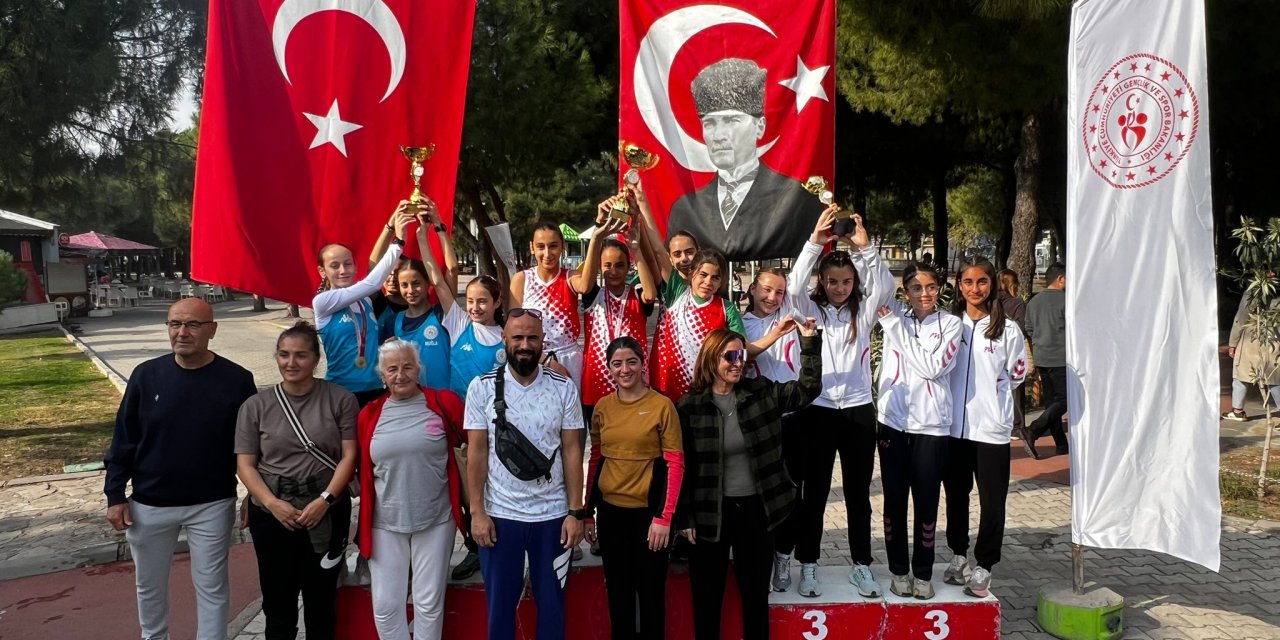 Fırtına gibi başladılar